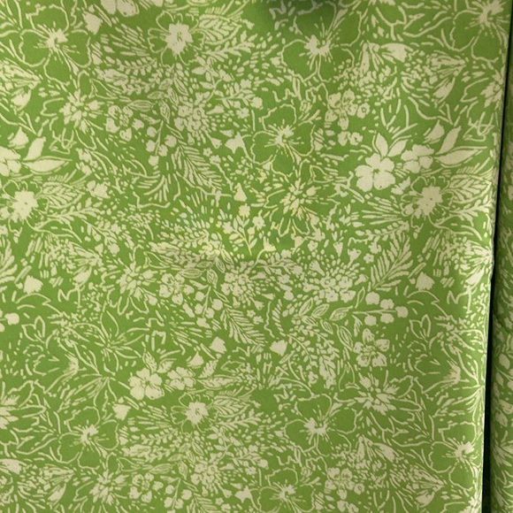 Torrid 3X Pin Tuck Square Neck Green Floral chiffon lined Camisole: 3511 - Picture 6 of 15